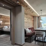 Hotel Garni Pinzgau, Relax & Lifestyle Bed & Breakfast 4*