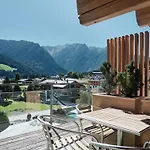 Hotel Garni Pinzgau, Relax & Lifestyle Bed & Breakfast 4*