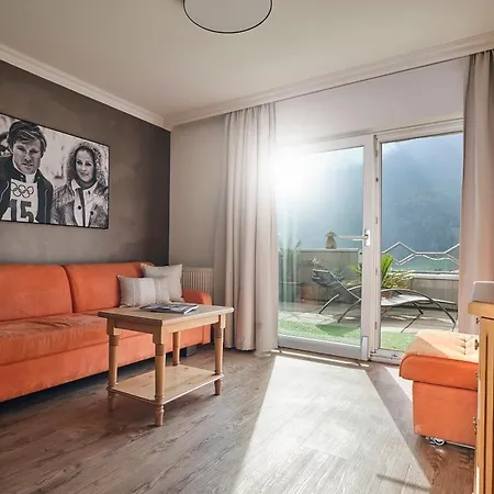 Garni Pinzgau, Bernd Hüttl 3*