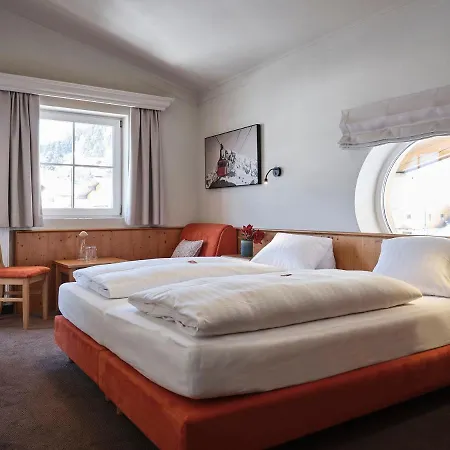 Garni Pinzgau, Bernd Hüttl