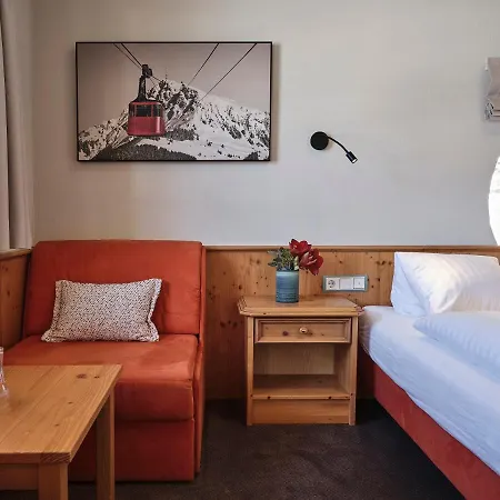 Garni Pinzgau, Bernd Hüttl Frühstückspension 3*