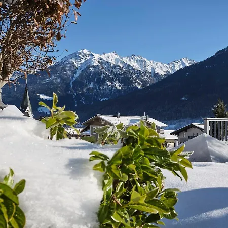 Garni Pinzgau, Bernd Hüttl 3*