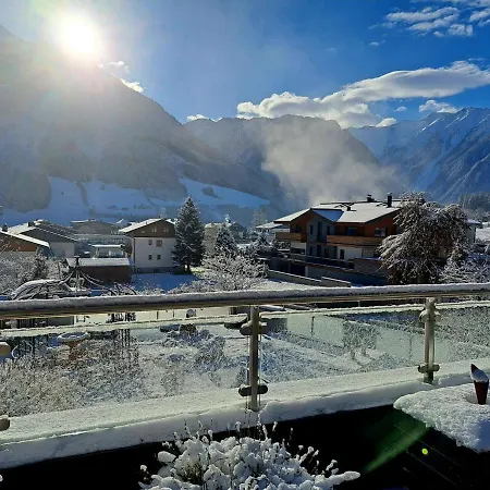Garni Pinzgau, Relax & Lifestyle 住宿加早餐酒店 Neukirchen am Großvenediger