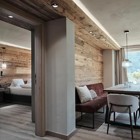 Garni Pinzgau, Relax & Lifestyle 住宿加早餐酒店 4*