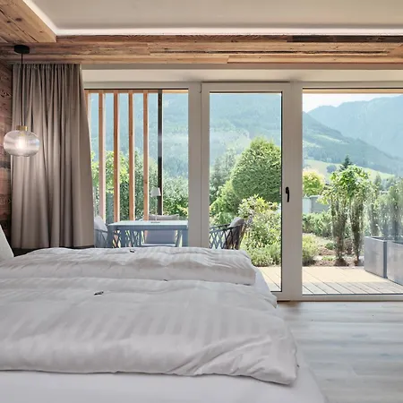 Garni Pinzgau, Fabian Huettl Nocleg ze śniadaniem 4*