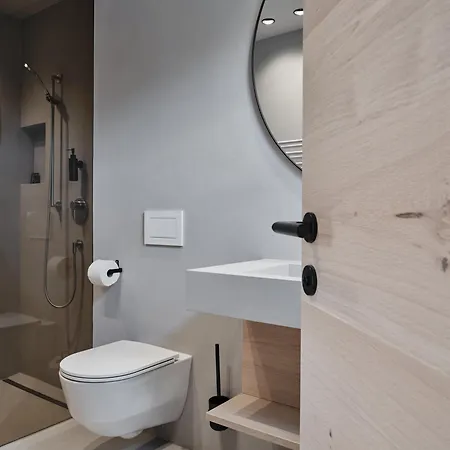 Garni Pinzgau, Fabian Huettl فندق مبيت وإفطار 4*