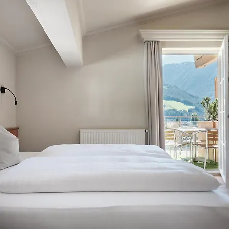 住宿加早餐酒店 Garni Pinzgau, Relax & Lifestyle Neukirchen am Großvenediger