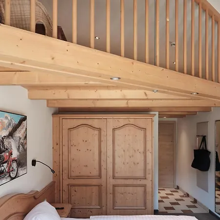 Frühstückspension Garni Pinzgau, Bernd Hüttl 4*