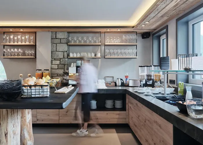 Hotel Garni Pinzgau, Relax & Lifestyle ベッド・アンド・ブレックファスト 4*