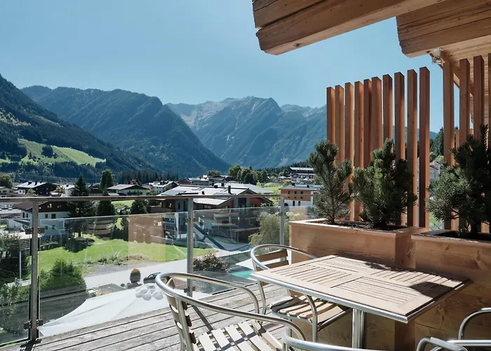 Hotel Garni Pinzgau, Relax & Lifestyle ベッド・アンド・ブレックファスト 4*